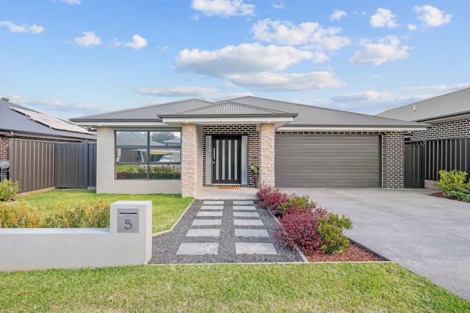 5 Romford Street, Thornton, NSW, 2322 - Image 1
