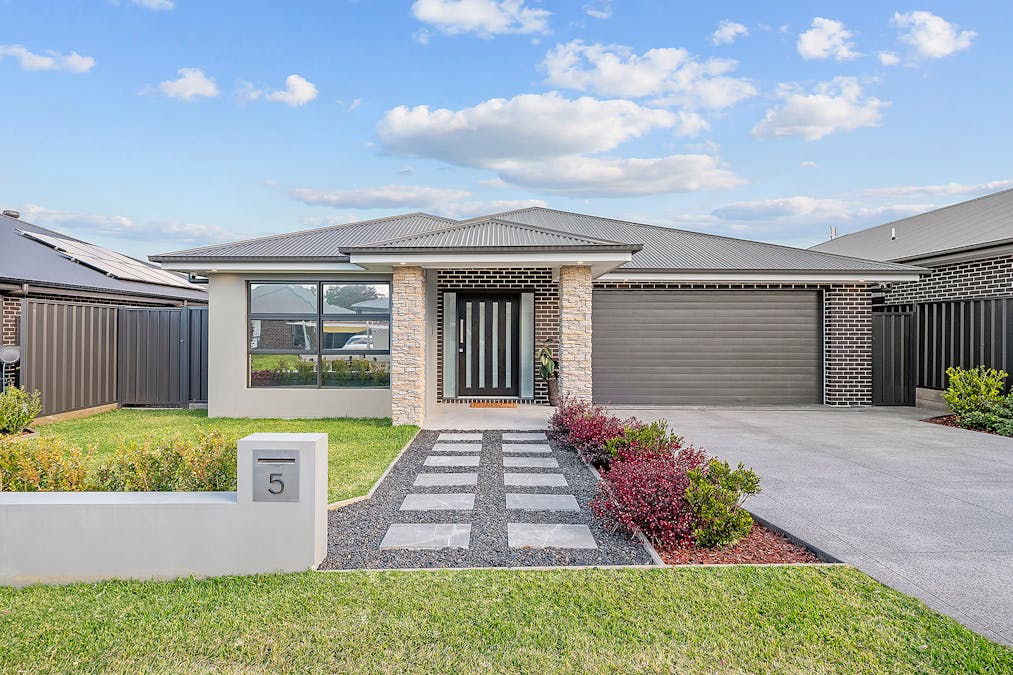 5 Romford Street, Thornton, NSW, 2322 - Image 1