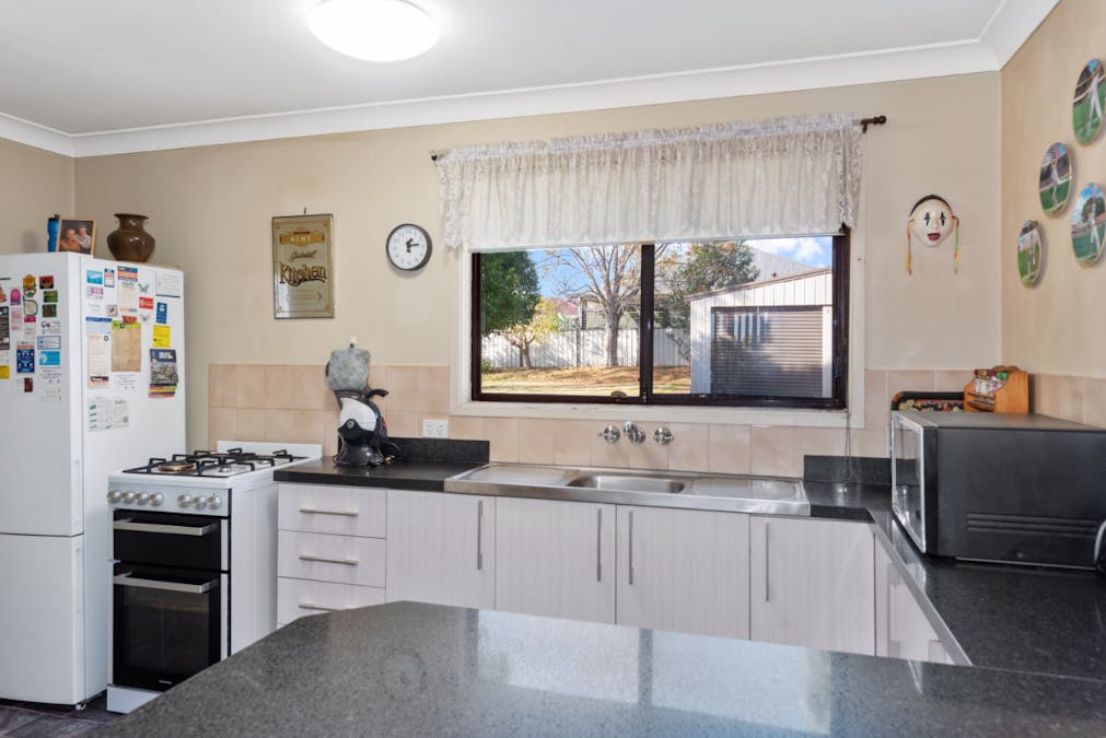 9 Victoria Street, East Branxton, NSW, 2335 - Image 3