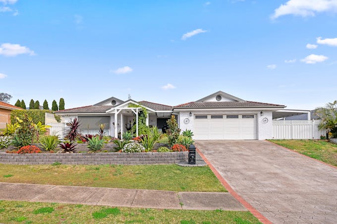6 Peppertree Circuit, Aberglasslyn, NSW, 2320 - Image 1