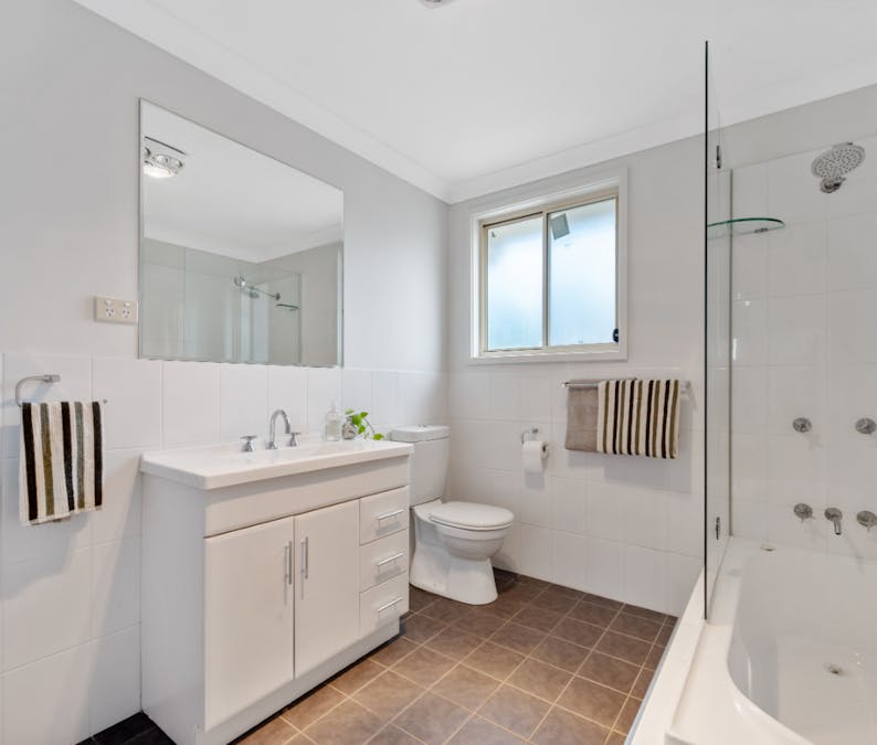 24 Dalmeny Drive, Macquarie Hills, NSW, 2285 - Image 17