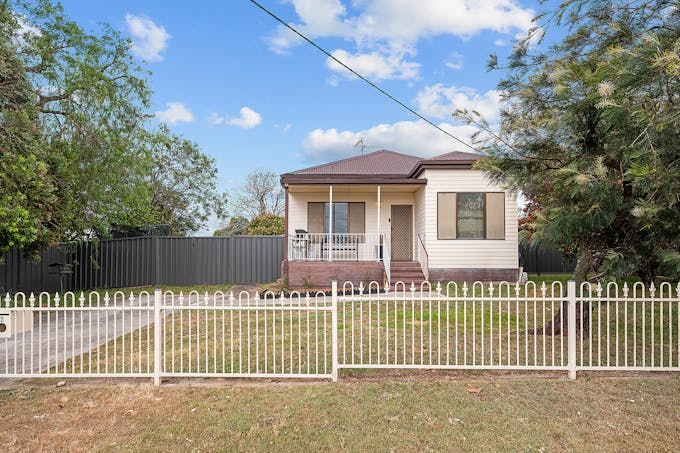 2 William Street, Gillieston Heights, NSW, 2321 - Image 1