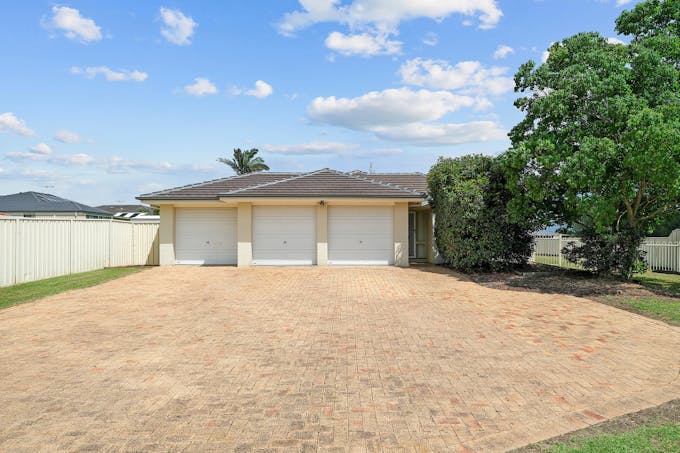9  Macadamia Place, Thornton, NSW, 2322 - Image 1