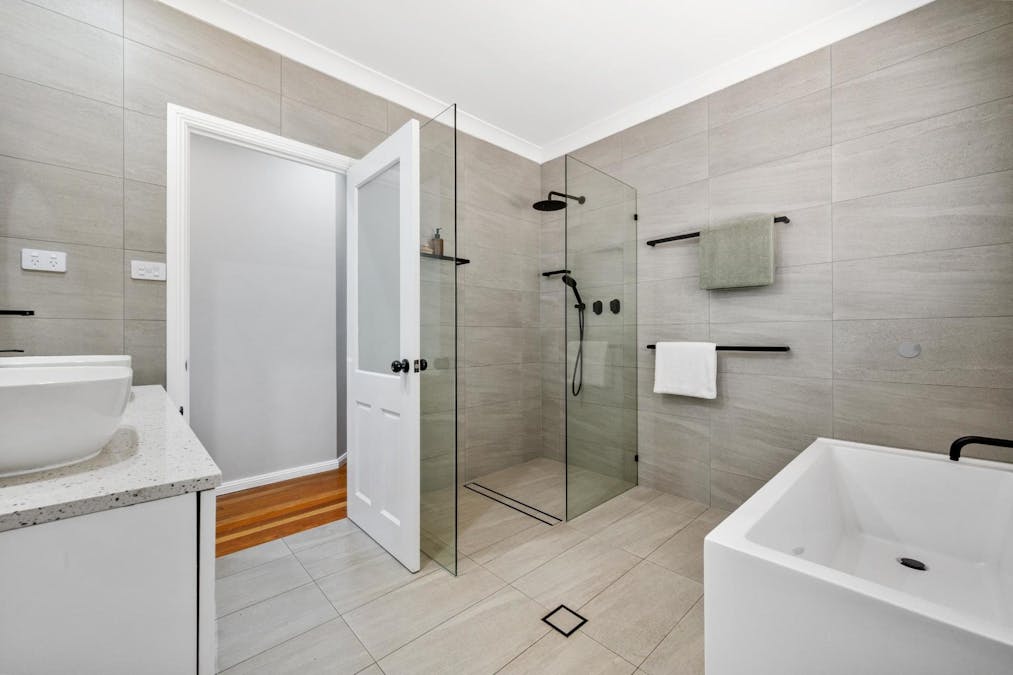 52 Barrington Grove, Thornton, NSW, 2322 - Image 9