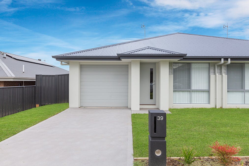 39 Mapplewell Circuit, Farley, NSW, 2320 - Image 1