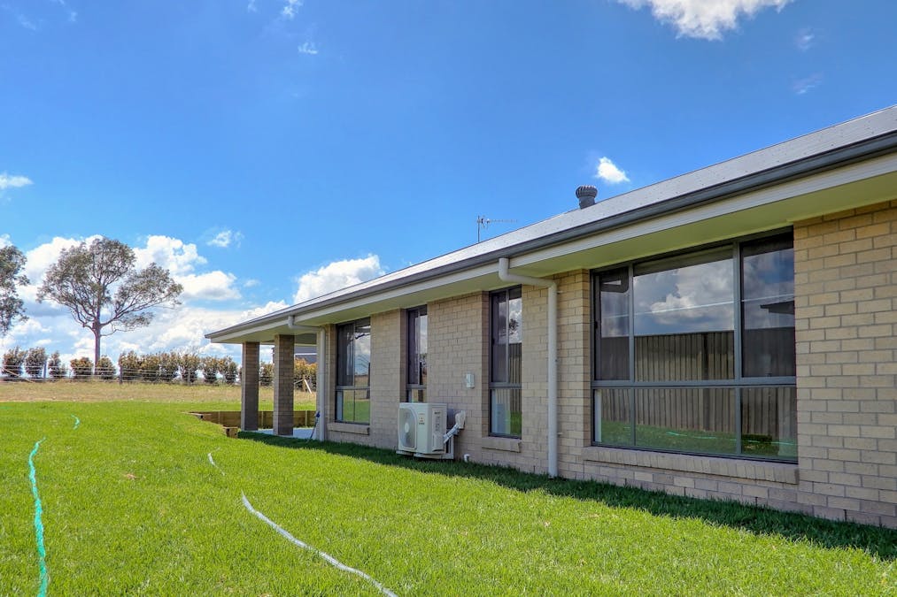54 Sandpiper Circuit, Aberglasslyn, NSW, 2320 - Image 8