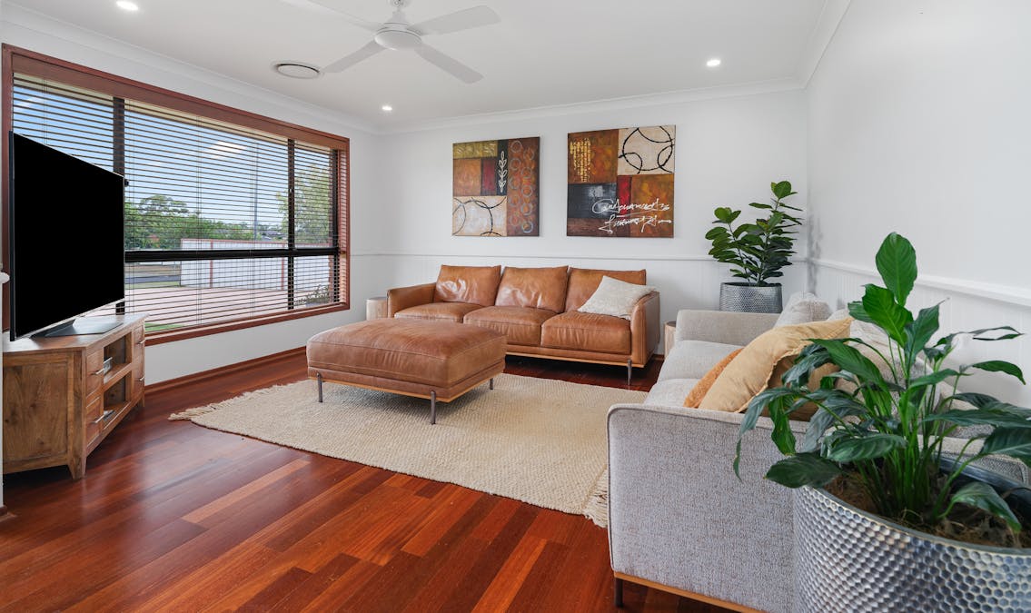 35 Clayton Crescent, Rutherford, NSW, 2320 - Image 2