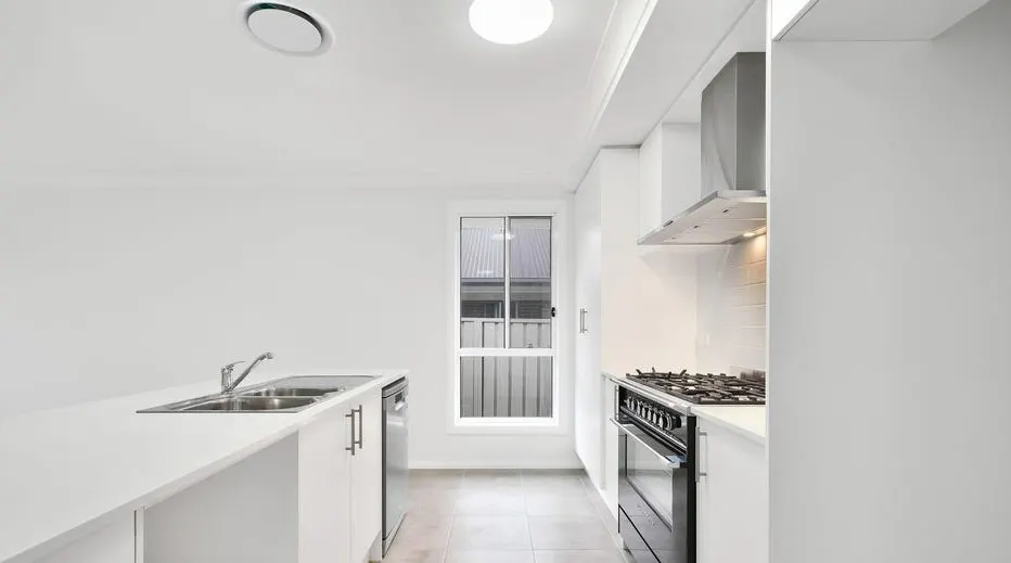 18 Masters Street — photo 3 of 14