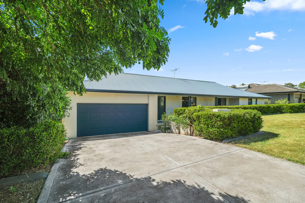 6 Amber Grove, Bolwarra Heights, NSW, 2320 - Image 2