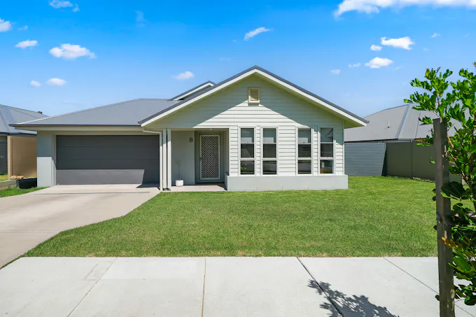 8 Carter Street, North Rothbury, NSW, 2335 - Image 1