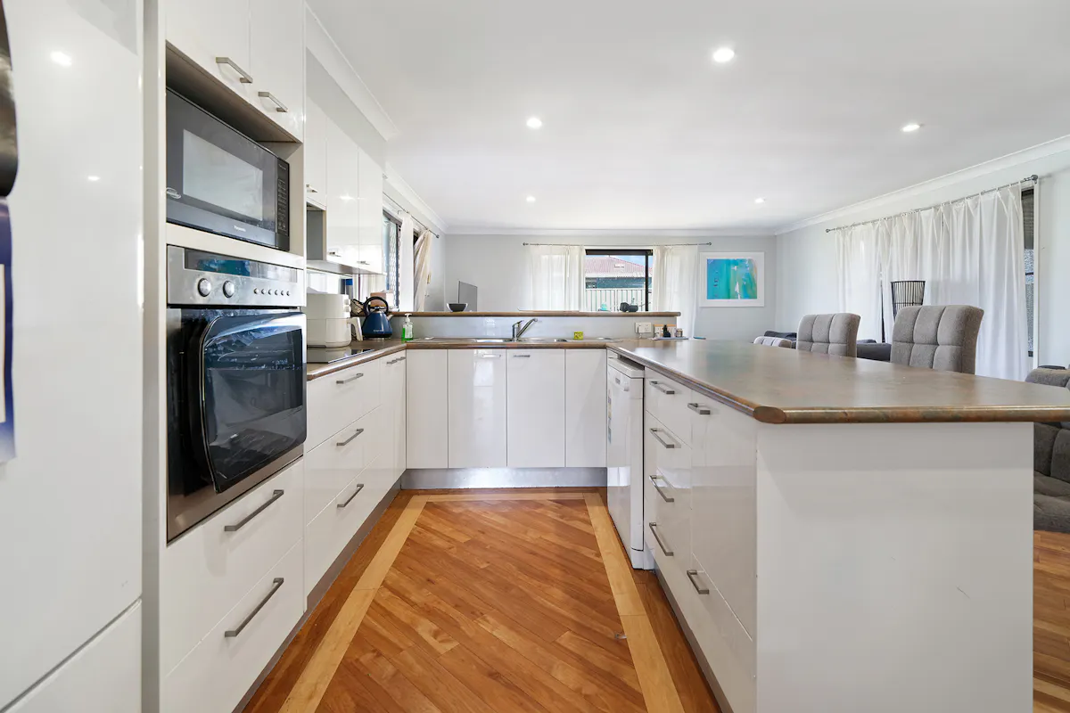 23 Mumford Avenue — photo 4 of 15