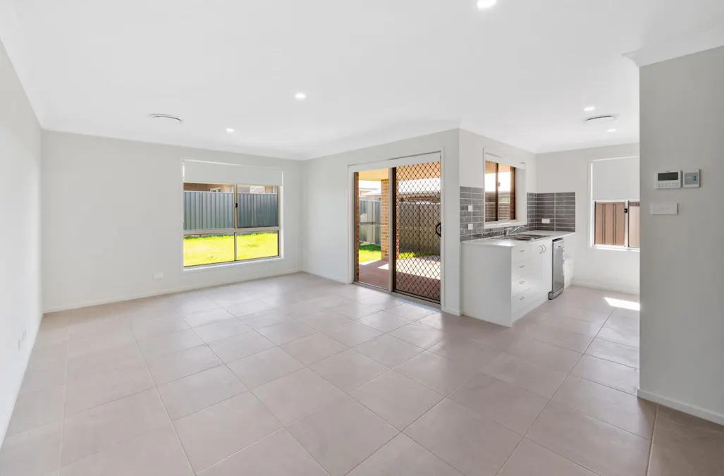 2/13 Boland Road, Lochinvar, NSW, 2321 - Image 2