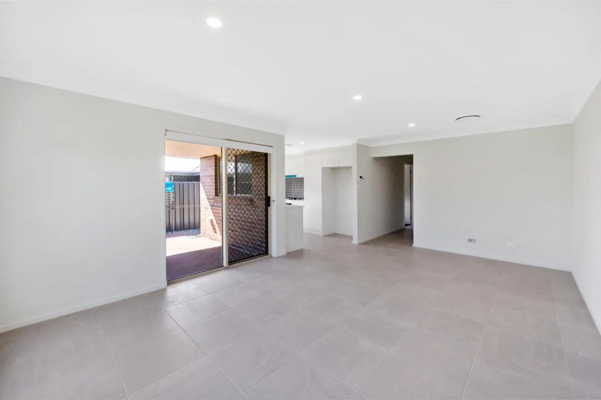 2/13 Boland Road — photo 3 of 11