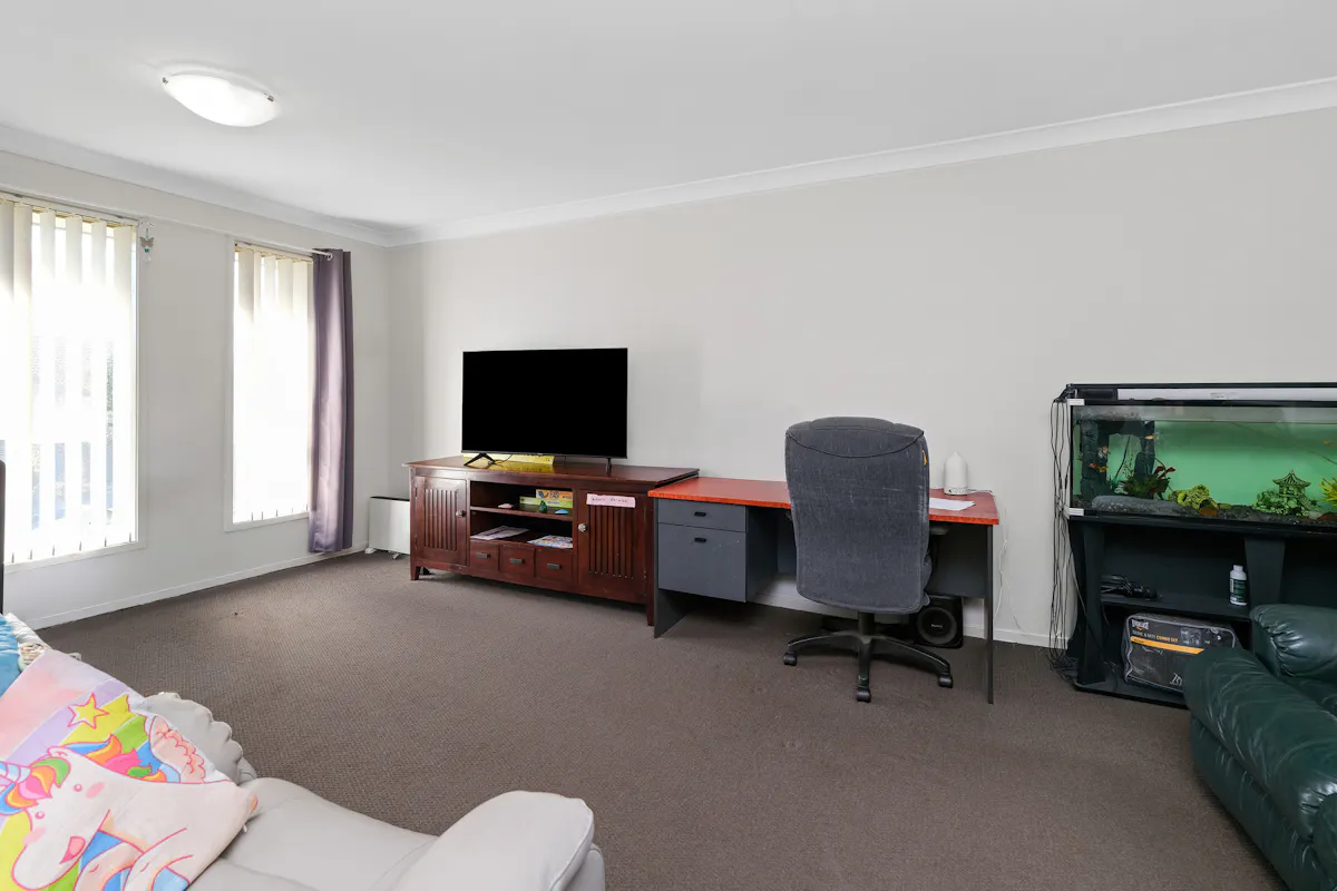12 Shortland Drive — photo 2 of 14