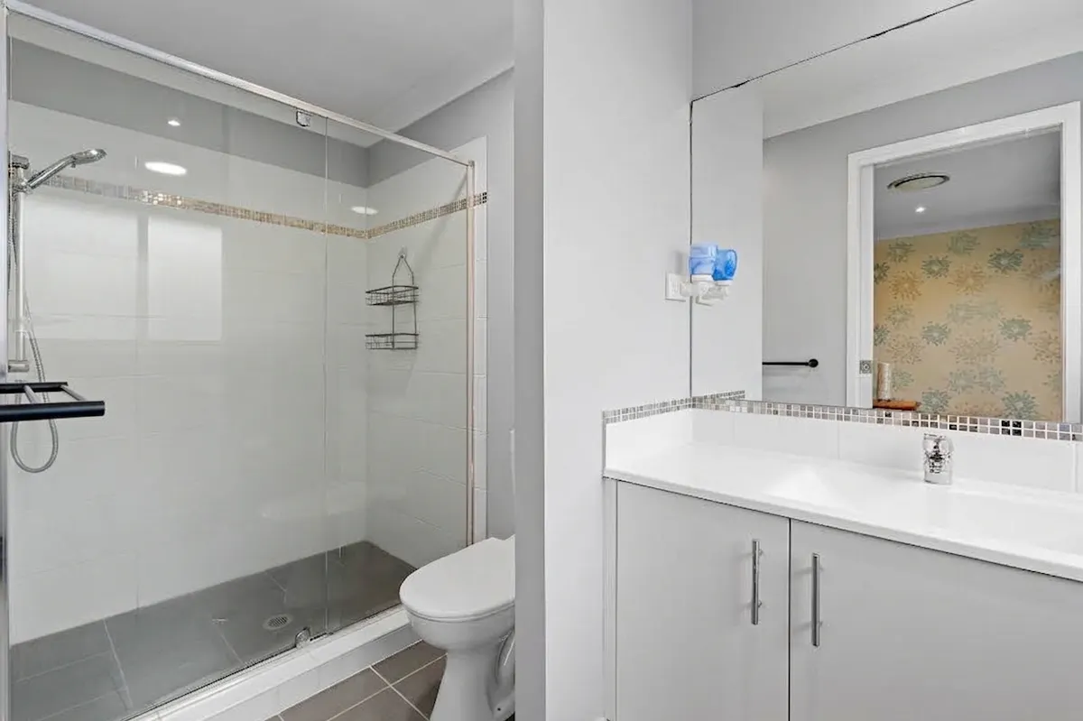 109 Aberglasslyn Road — photo 9 of 16