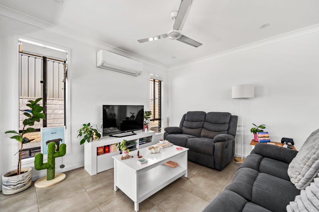 7 Canter Close, Rutherford, NSW, 2320 - Image 2