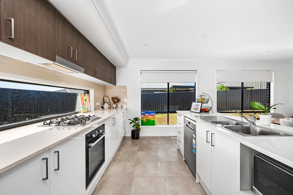 7 Canter Close, Rutherford, NSW, 2320 - Image 3