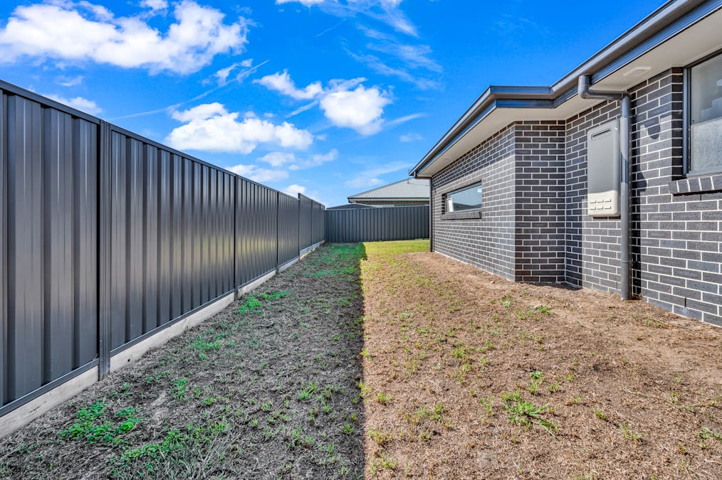 7 Canter Close, Rutherford, NSW, 2320 - Image 13