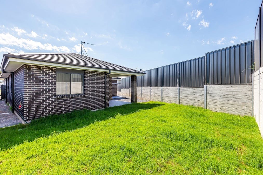 74 Hadfield Circuit, Cliftleigh, NSW, 2321 - Image 13