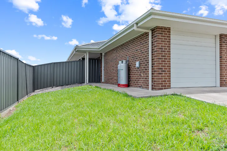 2/13 Silkstone Street, Farley, NSW, 2320