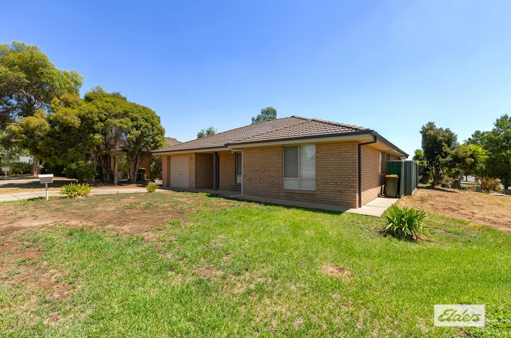 5  Quandong Place, Forest Hill, NSW, 2651 - Image 2