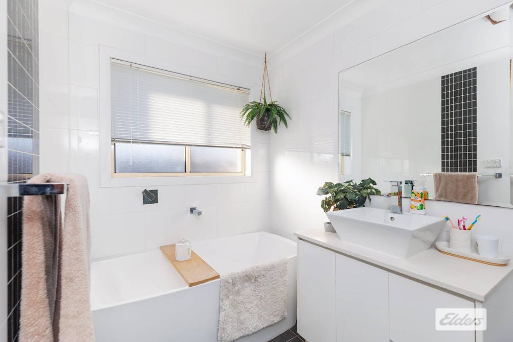 16 Nardoo Street, Glenfield Park, NSW, 2650 - Image 7