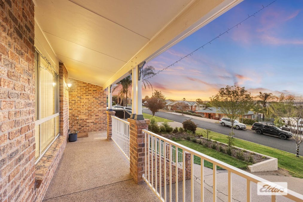 10 Kincora Place, Bourkelands, NSW, 2650 - Image 2