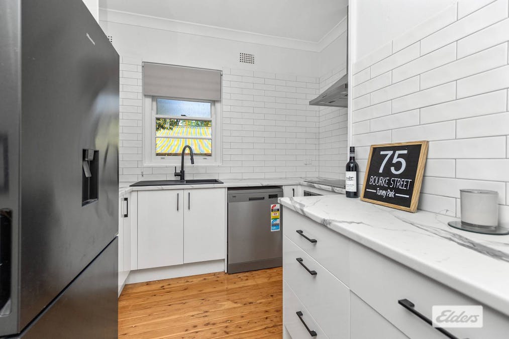 75 Bourke Street, Turvey Park, NSW, 2650 - Image 11