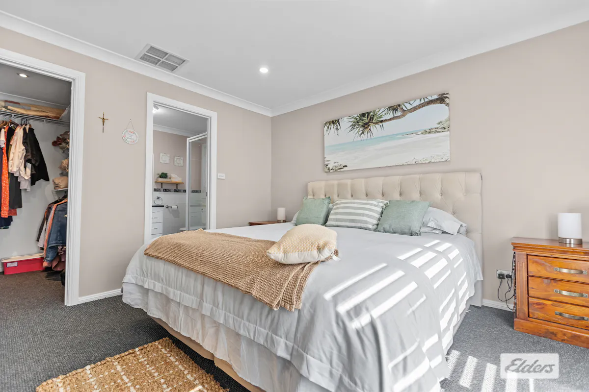 35 Illeura Road — photo 5 of 28