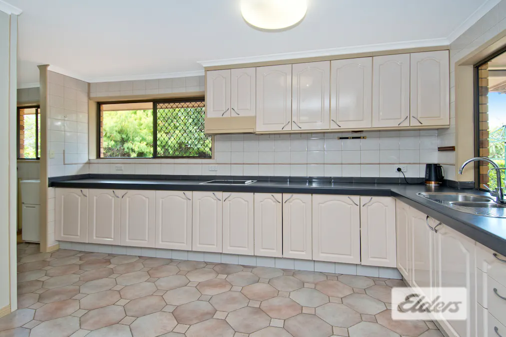 8 Kauri Street, Hillcrest, QLD, 4118 - Image 6