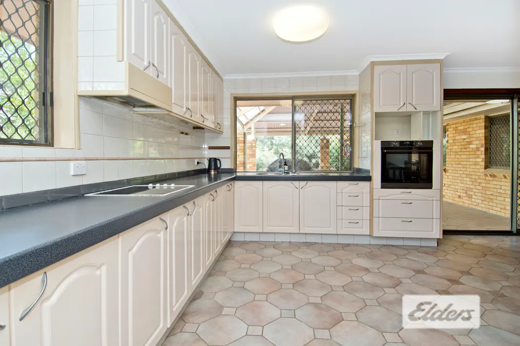 8 Kauri Street, Hillcrest, QLD, 4118 - Image 5