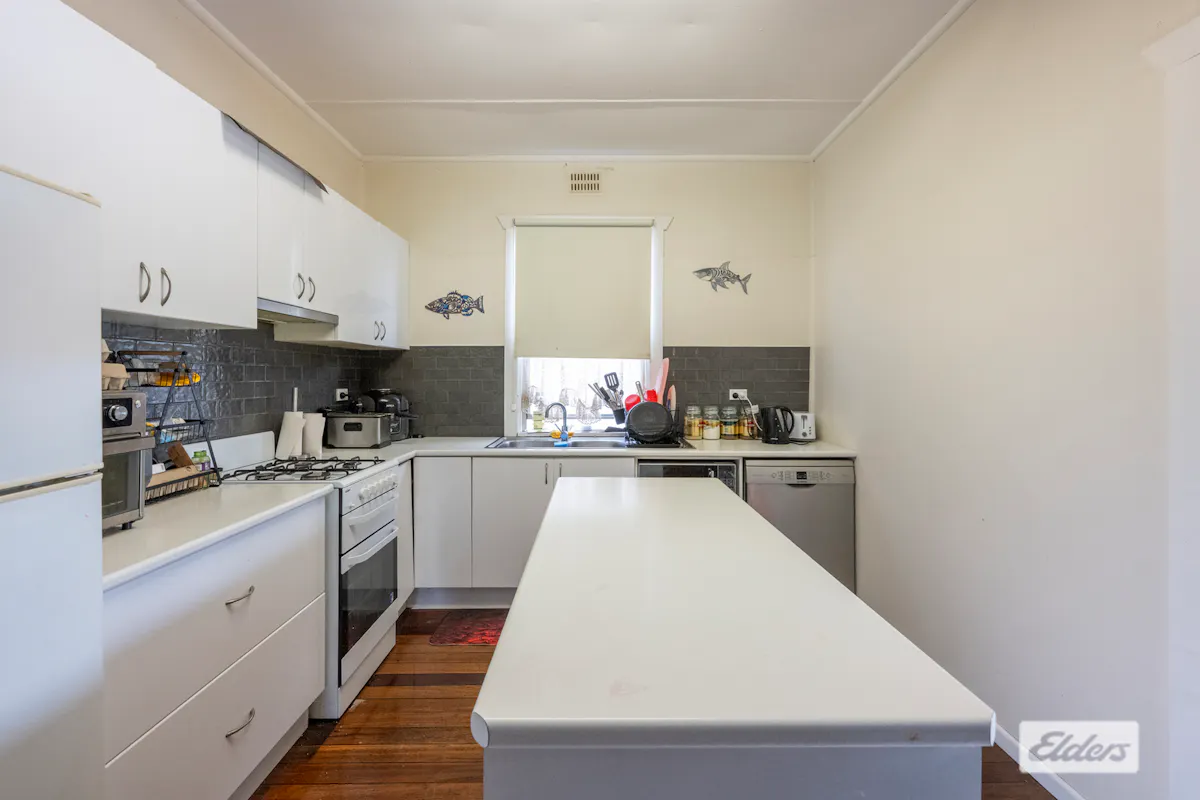 130 Powell Street — photo 5 of 18