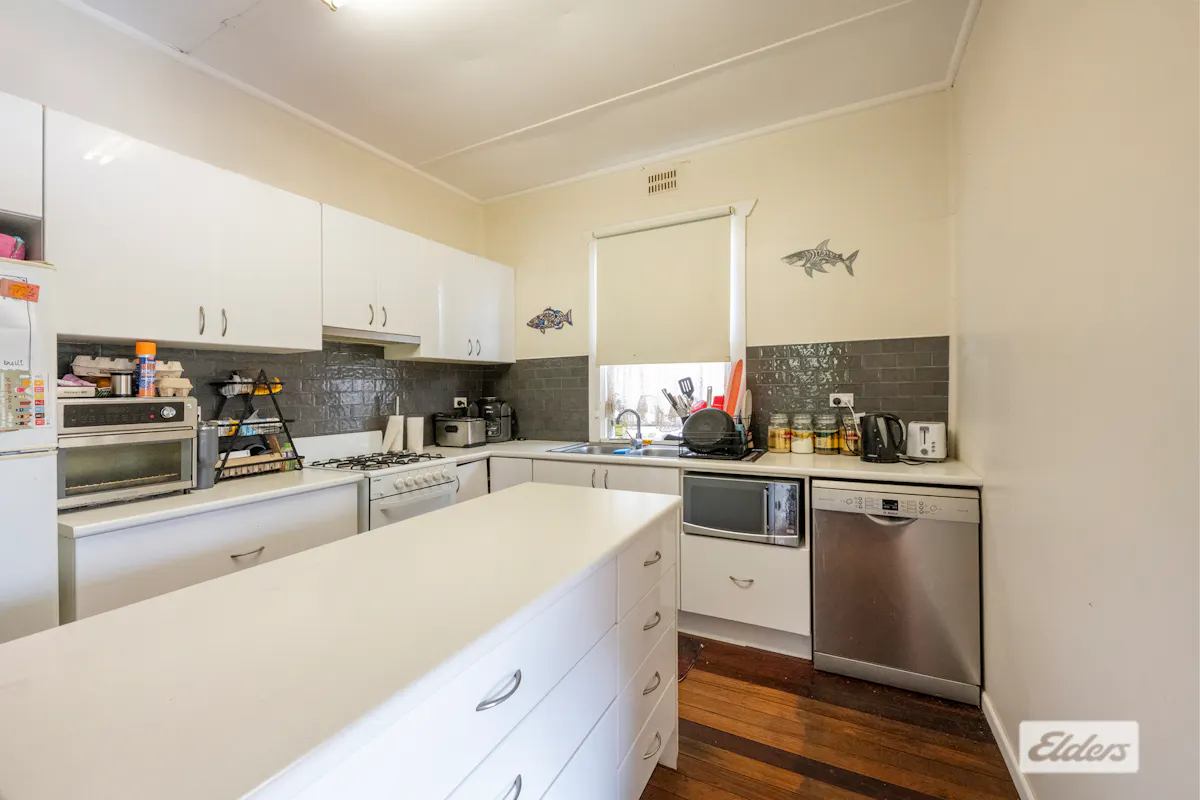 130 Powell Street — photo 6 of 18