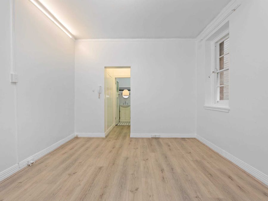 13/2 Crick Avenue, Elizabeth Bay, NSW, 2011 - Image 1