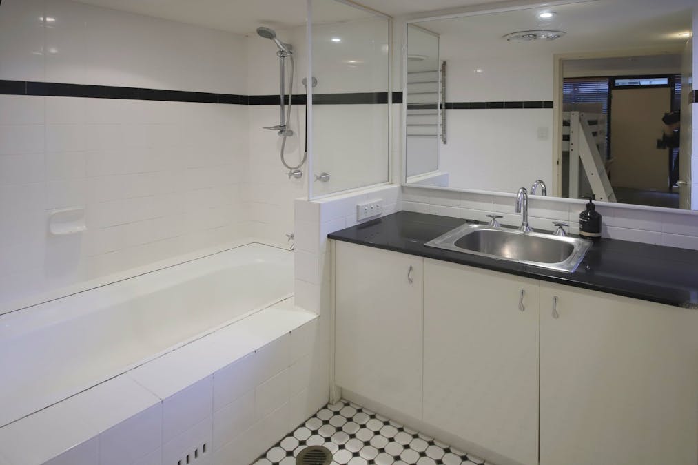 Unit 204/6-8 Ward Avenue, Elizabeth Bay, NSW, 2011 - Image 6