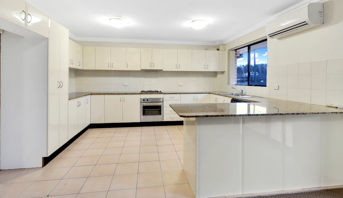 8/25 Portico Parade, Toongabbie, NSW, 2146 - Image 2