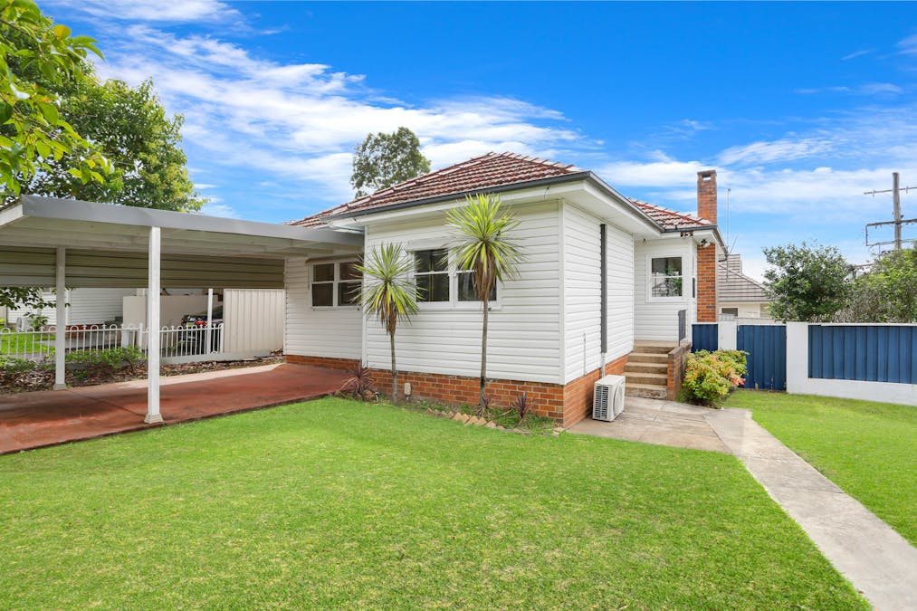 15 Binalong Road, Pendle Hill, NSW, 2145 - Image 1