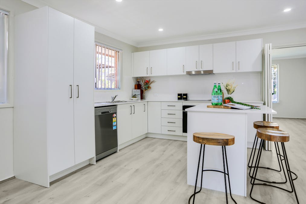 15 Molonglo Road, Seven Hills, NSW, 2147 - Image 2