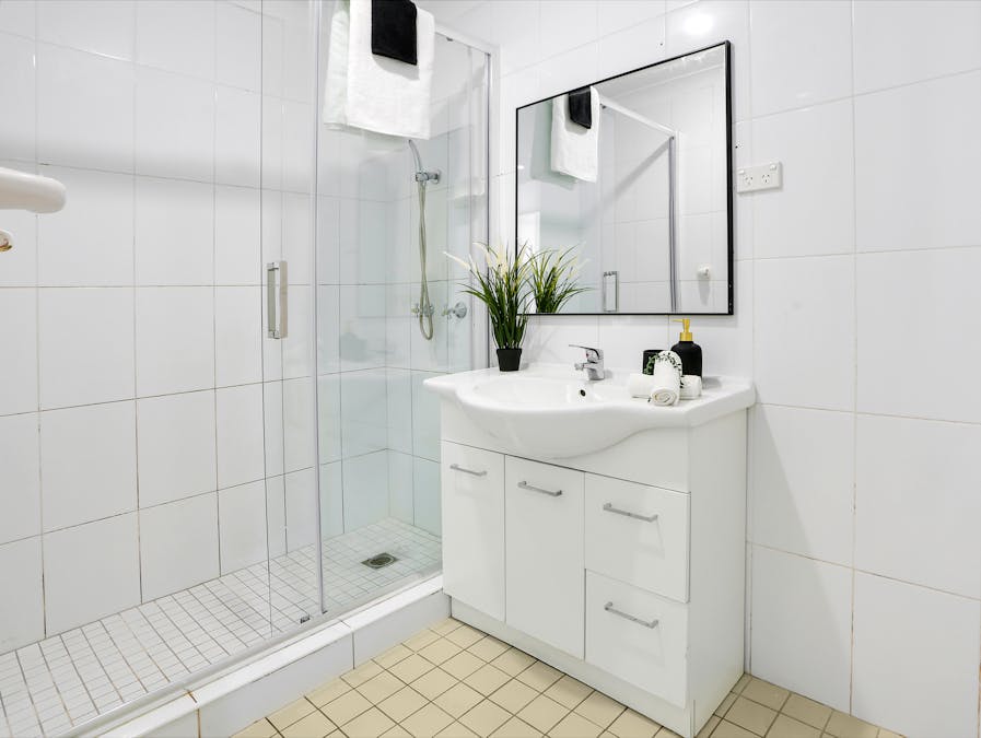 15 Molonglo Road, Seven Hills, NSW, 2147 - Image 9