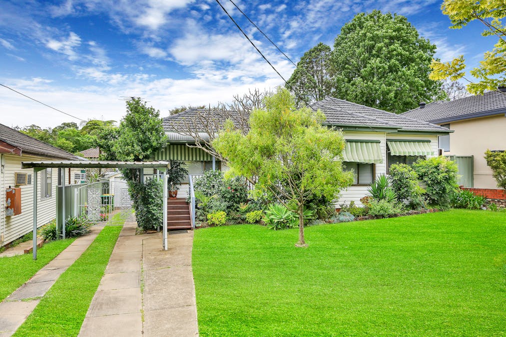 21 Andrews Avenue, Toongabbie, NSW, 2146 - Image 1
