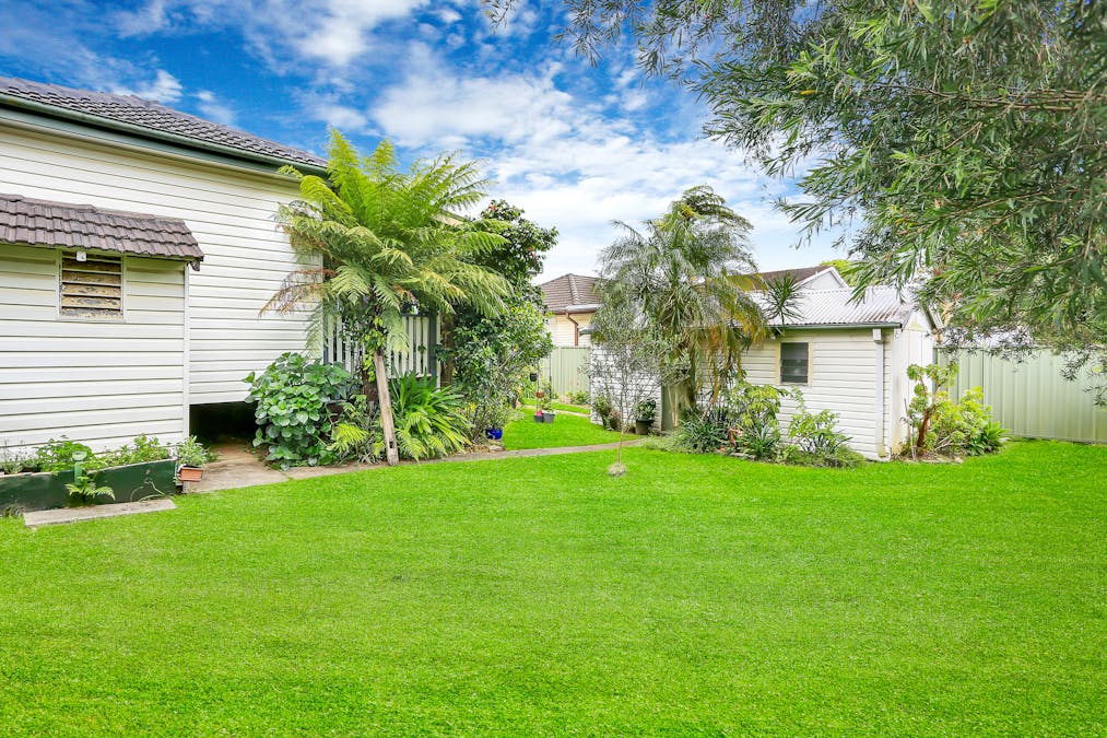 21 Andrews Avenue, Toongabbie, NSW, 2146 - Image 10