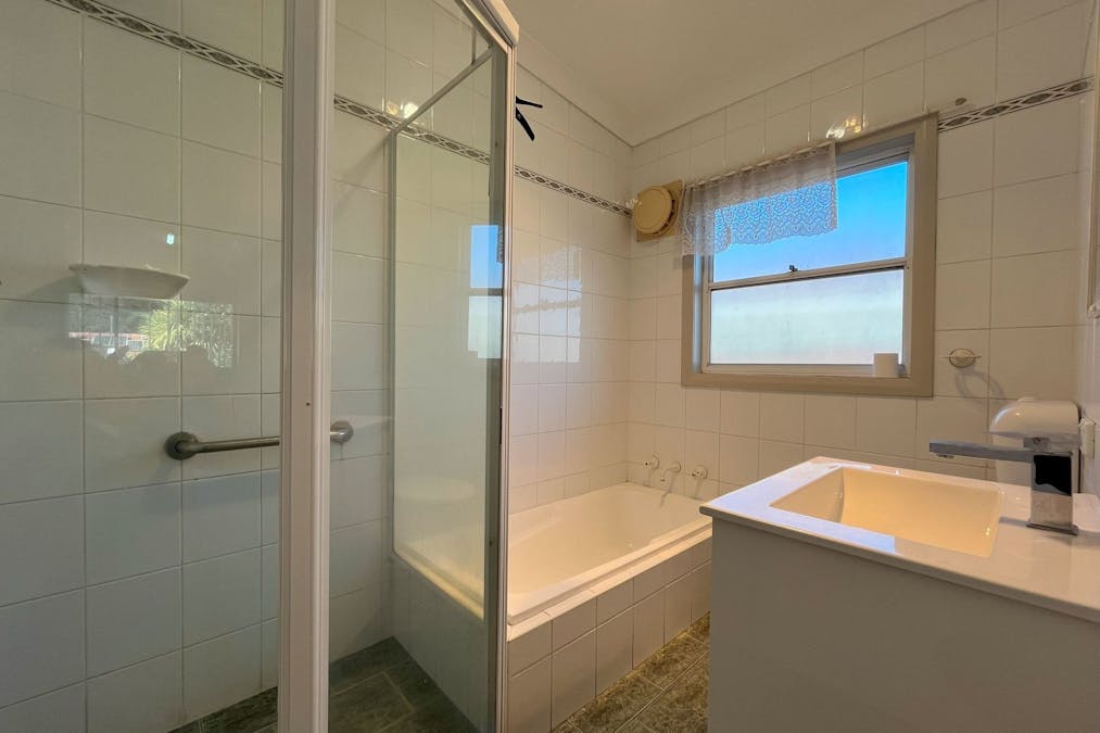 14 Grantham Road, Seven Hills, NSW, 2147 - Image 9