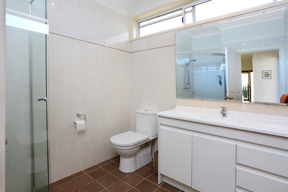 5 First Avenue, Toongabbie, NSW, 2146 - Image 8