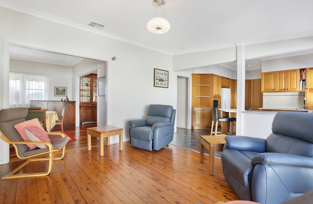 5 First Avenue, Toongabbie, NSW, 2146 - Image 4