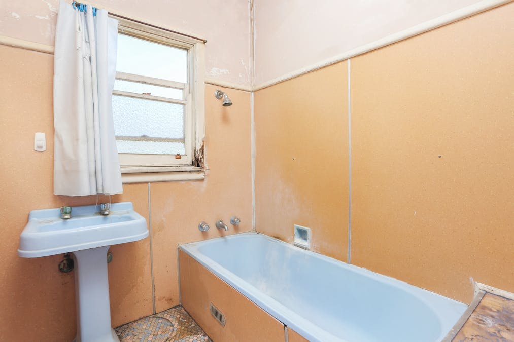 6 Rhonda Street, Pendle Hill, NSW, 2145 - Image 8