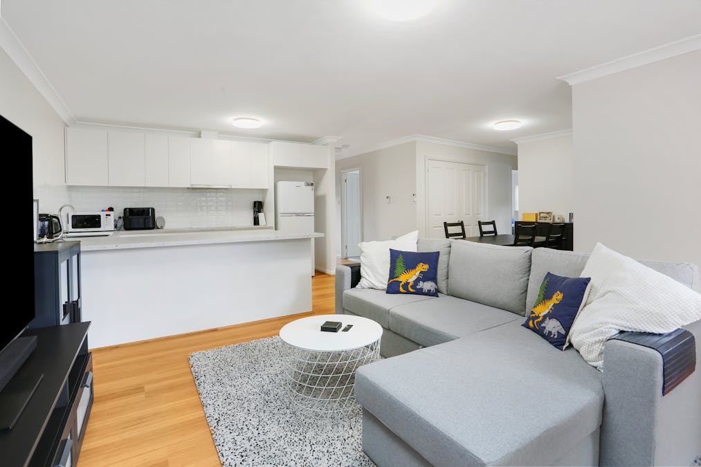 2/27 Ballandella Road, Toongabbie, NSW, 2146 - Image 4