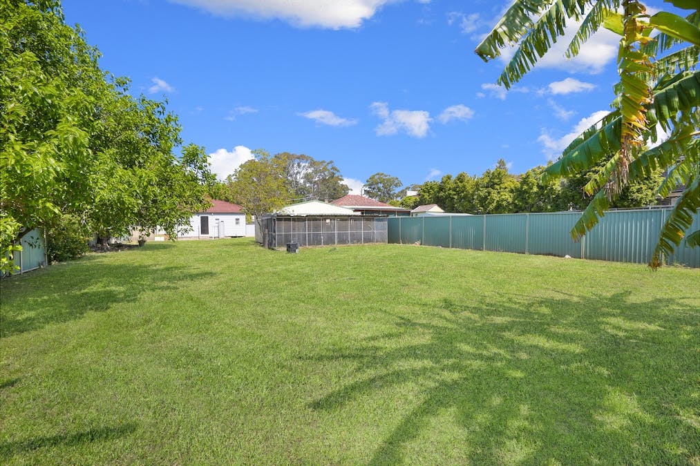 8 Barangaroo Road, Toongabbie, NSW, 2146 - Image 8