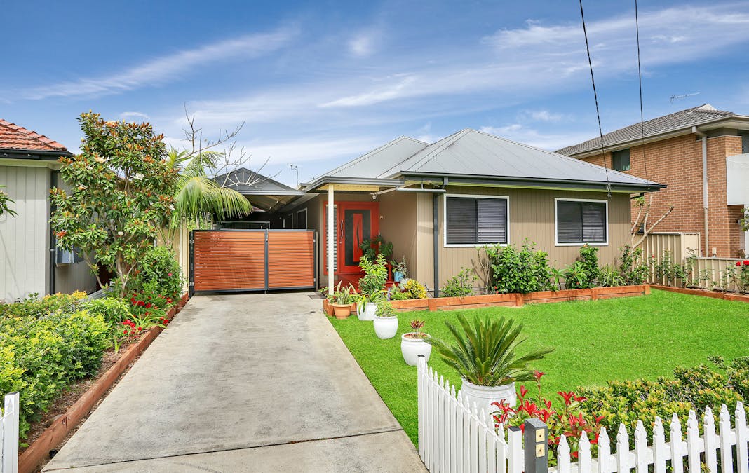44 & 44a Portico Parade, Toongabbie, NSW, 2146 - Image 1