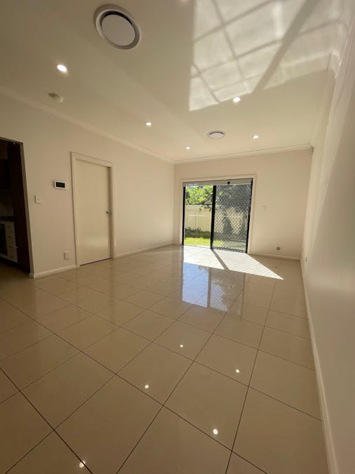 4/18-20 Girraween Road, Girraween, NSW, 2145 - Image 2