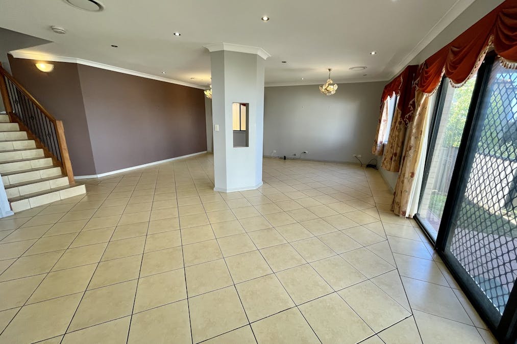 19 Lachlan Drive, Winston Hills, NSW, 2153 - Image 3